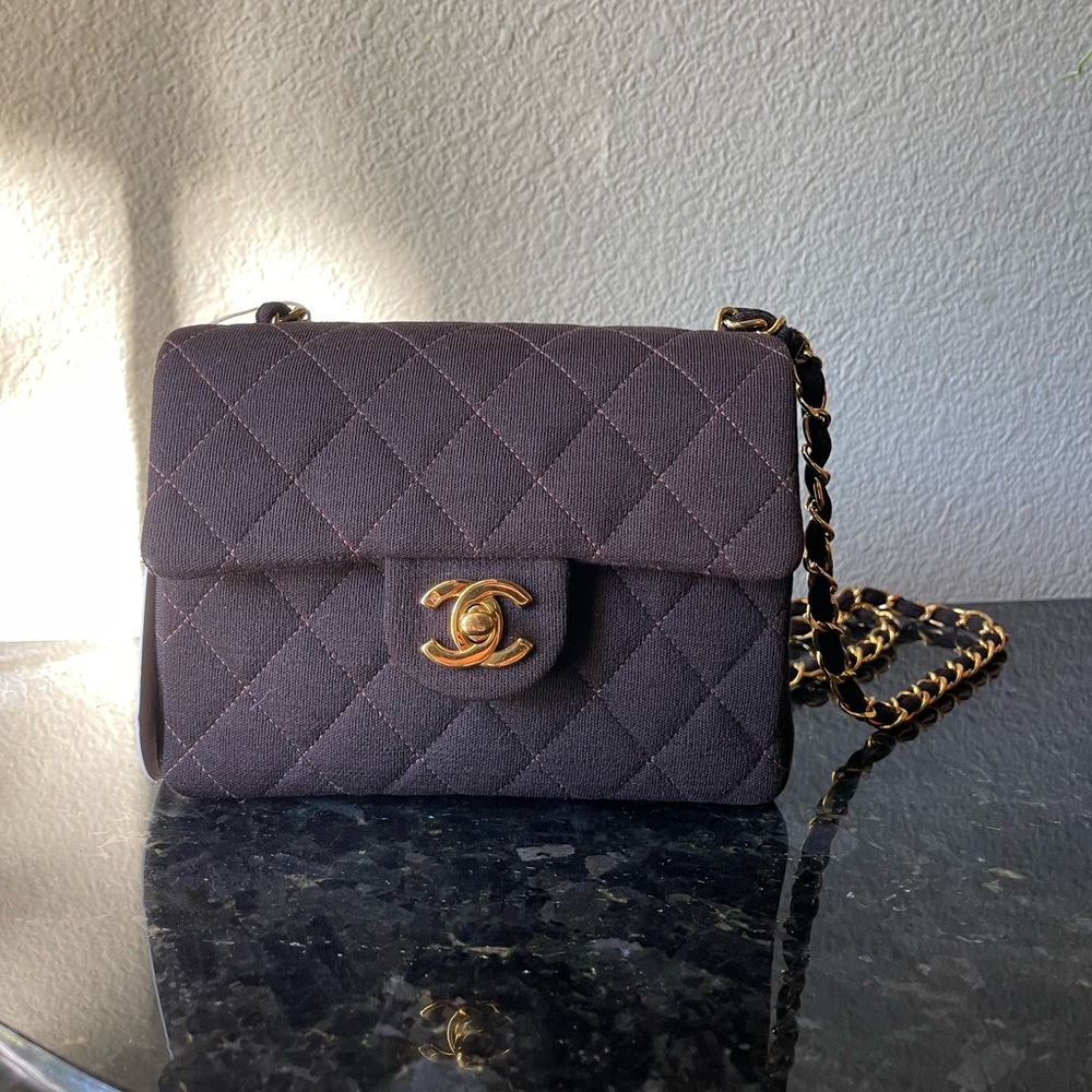 AUTHENTIC VINTAGE CHANEL CLASSIC SINGLE FLAP